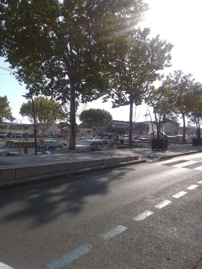 Beaucaire Studio Apartamento Exterior foto